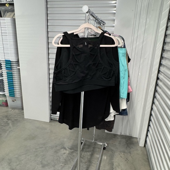 Torrid | Active Mesh and Strappy Workout Bra in Black | size 3 - Picture 3 of 3